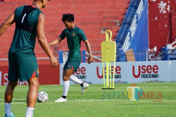 Pemain Persik menggelar latihan di Stadion Brawijaya. (Foto: istimewa)