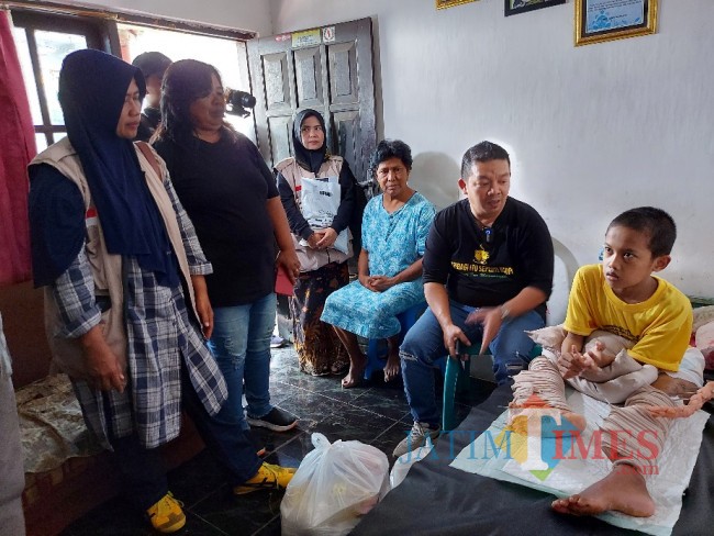 Peninjauan.