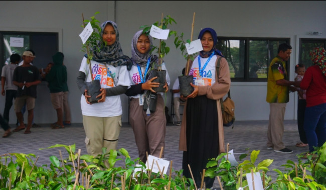 Donasi bibit pohon untuk Festival Medhayoh (foto: istimewa)