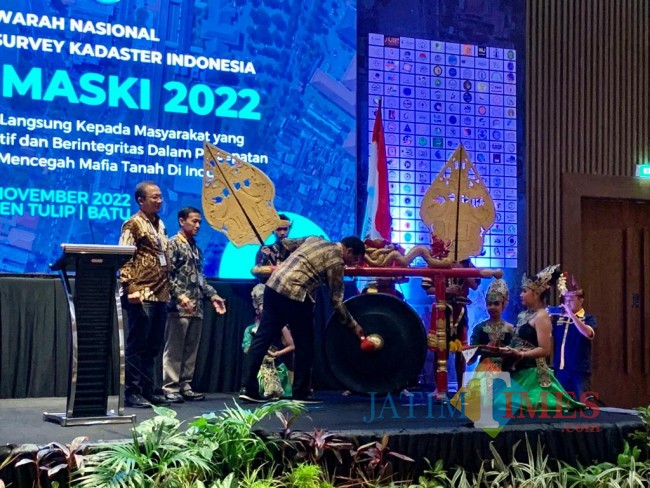 ADV MUNAS MASKI