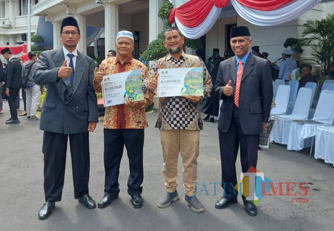 Pemenang lomba Kampung Bersinar dari Kecamatan Lowokwaru (foto: Hendra Saputra/JatimTIMES) 