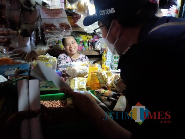 Sosialisasi yang digelar oleh Satpol PP Kabupaten Malang bersama Kantor Bea Cukai Malang.(Foto: Riski Wijaya/MalangTIMES).