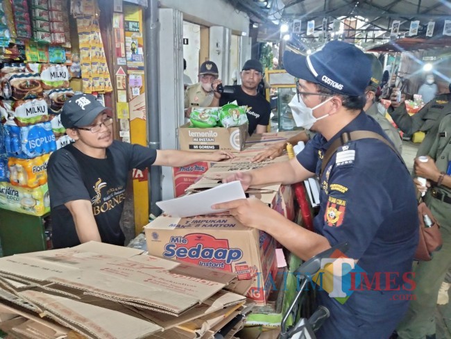 Sosialisasi yang digelar oleh Satpol PP Kabupaten Malang bersama Kantor Bea Cukai Malang.(Foto: Riski Wijaya/MalangTIMES).