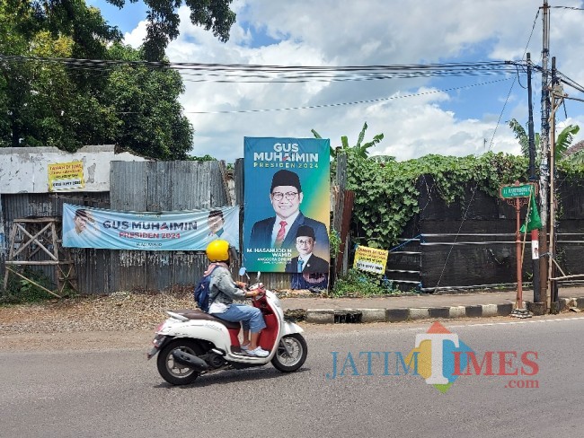 Banner Tokoh politik di Jalan Imam Bonjol, Kota Batu.