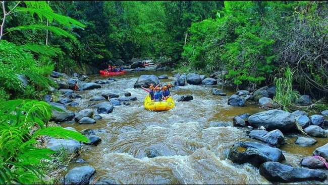 keindahan alam yang diarungi dengan arung jeram kaliwatu rafting, (17/03/2023). (foto :gotripina.com)