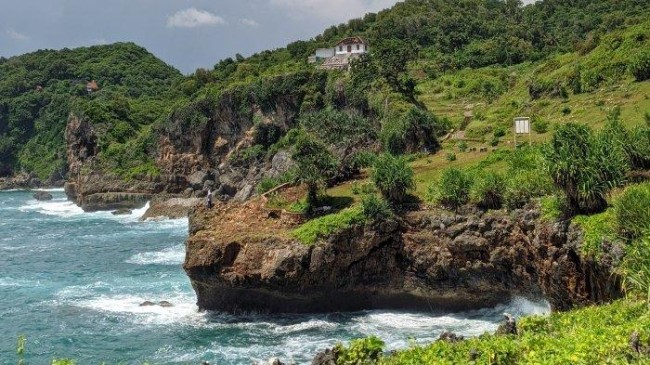 Pantai Tanjung Kesirat. (Foto : Istimewa)