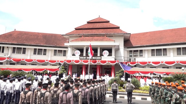 Upacara bendera peringatan HUT ke-78 RI di Balai Kota Malang.(Foto: Ahmad Amin/MalangTIMES).