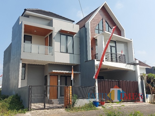 Contoh rumah. 