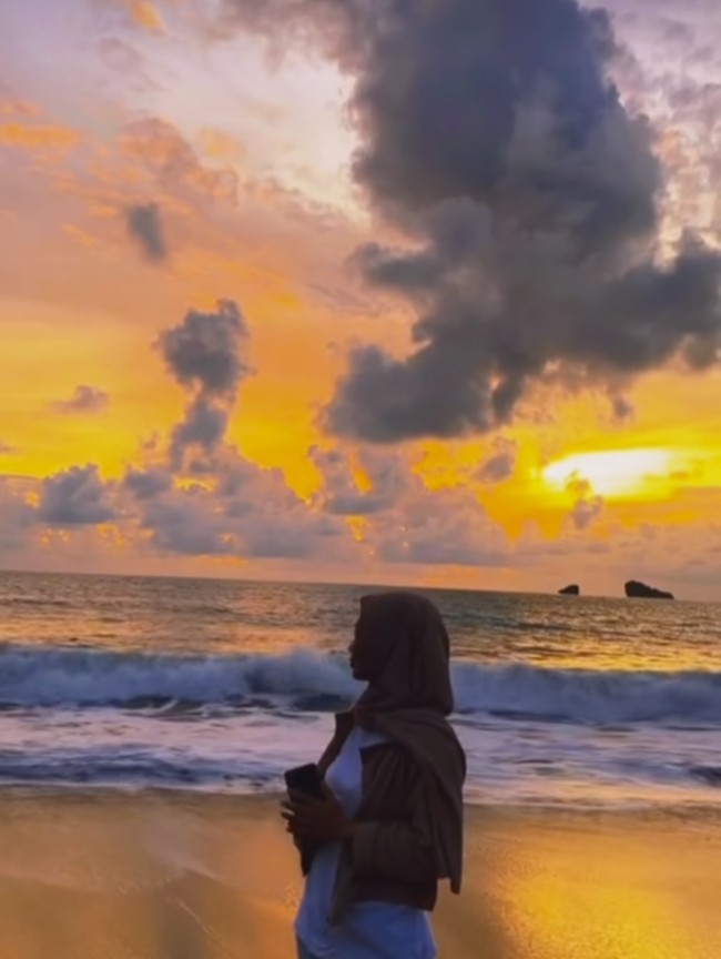 Sunset di Pantai Ungapan. (Foto: Instagram)