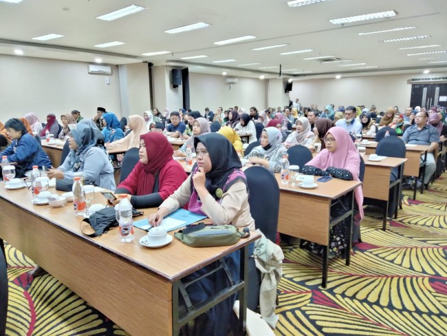 Para peserta sosialisasi perizinan daerah Kota Malang 2023.(Foto: Riski Wijaya/MalangTIMES).