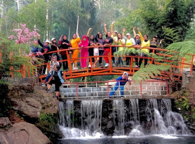 Tanaka Waterfall ala Jepang. (Foto: Instagram)