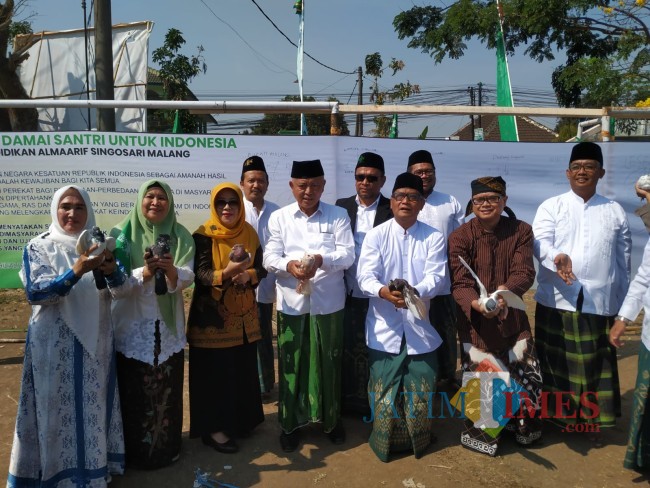 Pelepasan burung merpati.