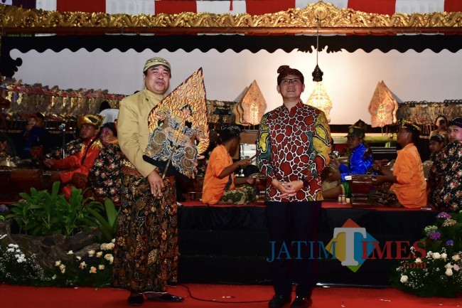 Pagelaran Wayang Kulit dan Semarak Kembang Api, Upaya Pemkot Batu ...