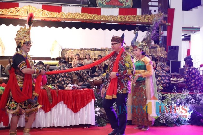 Pagelaran Wayang Kulit dan Semarak Kembang Api, Upaya Pemkot Batu ...