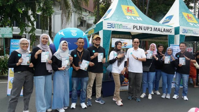 Momen para staf PLN UP3 Malang saat melakukan Pemasaran Bersama di CFD. (Foto: istimewa)