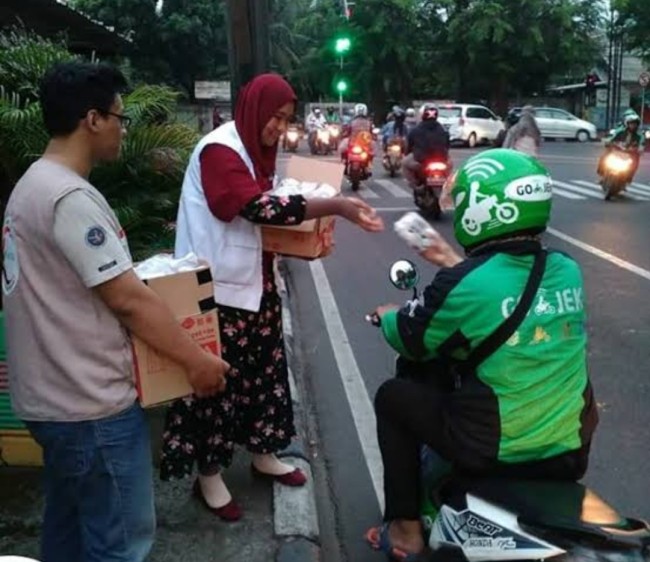 Berbagi buka puasa