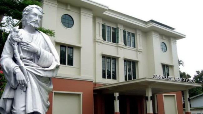 SMAK Kolese Santo Yusup alias Hua-Ind