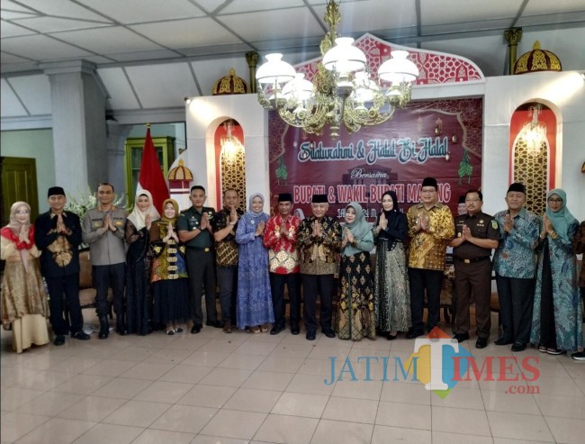 Foto bersama. 