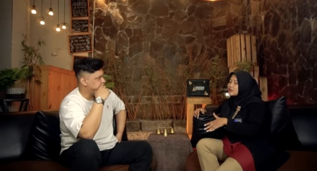 Podcast Lonceng Mystery kos berhantu di Malang. (Foto: YouTube)