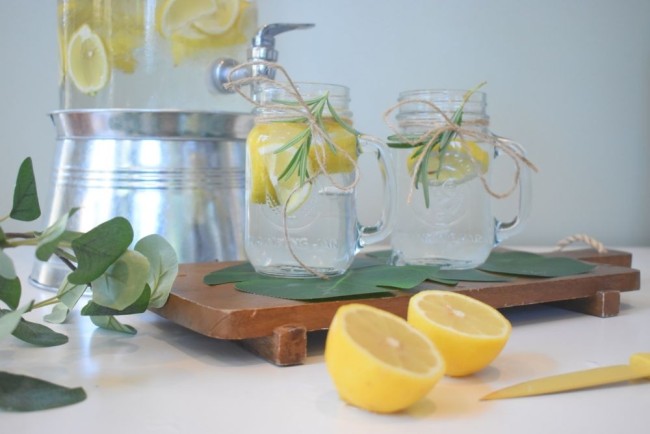 Infused water lemon