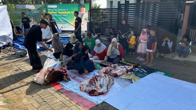 Pemotongan hewan kurban di Ponpes Manbaul Ulum. (Foto: istimewa)
