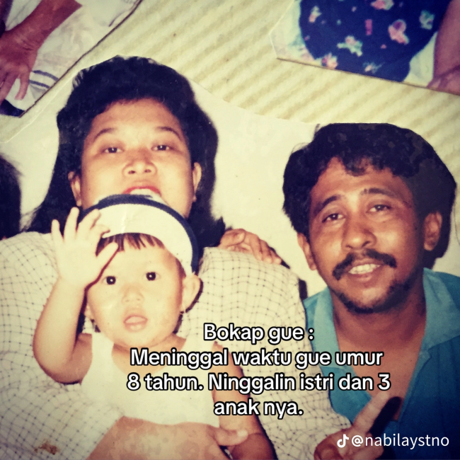 Momen Nabila saat masih kecil bersama Tino Karno dan ibunya. (Foto: TikTok)