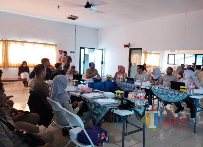 Suasana pemaparan dari RS Permata Bunda ke DPUPRPKP Kota Malang (foto: Hendra Saputra/JatimTIMES)