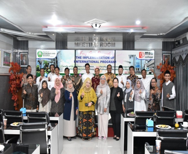 Foto bersama Focus Group Discussion (FGD) bertajuk 