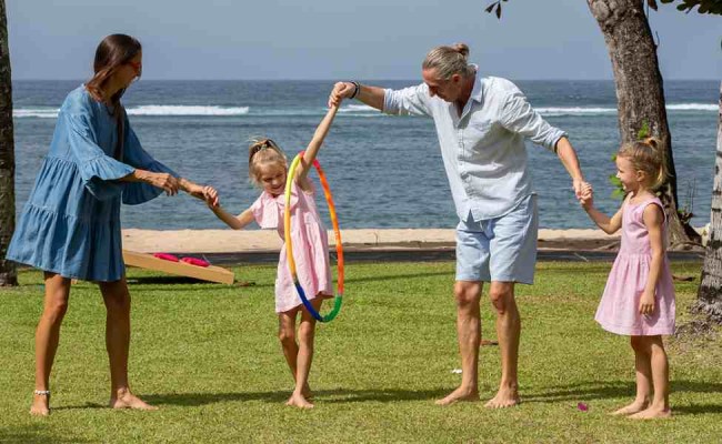 Lomba hula hoop