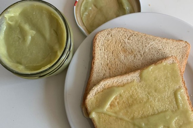 Roti Putih dan Selai Manis