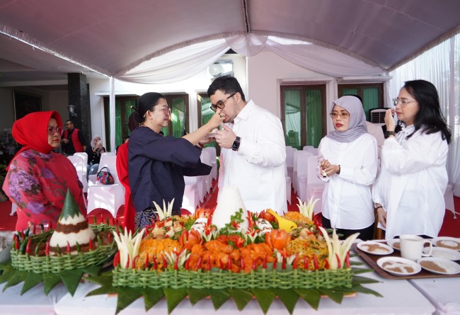 Mas sebelum berangkat ke KPU Kabupaten Kediri. 