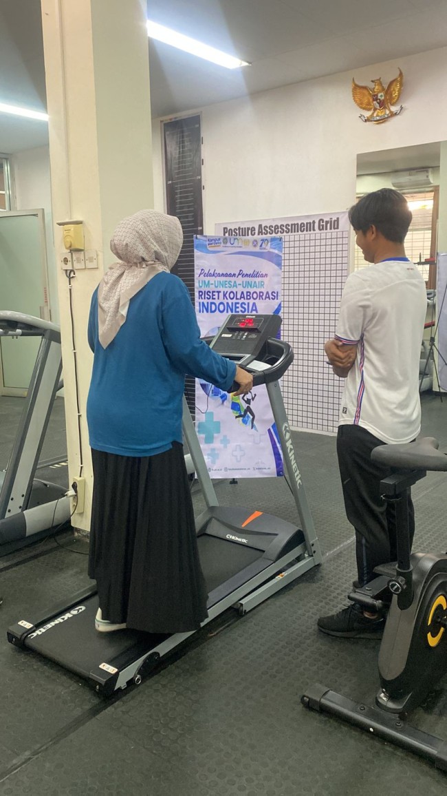 Potret peserta riset saat diminta berjalan di atas treadmill. (Foto: istimewa)