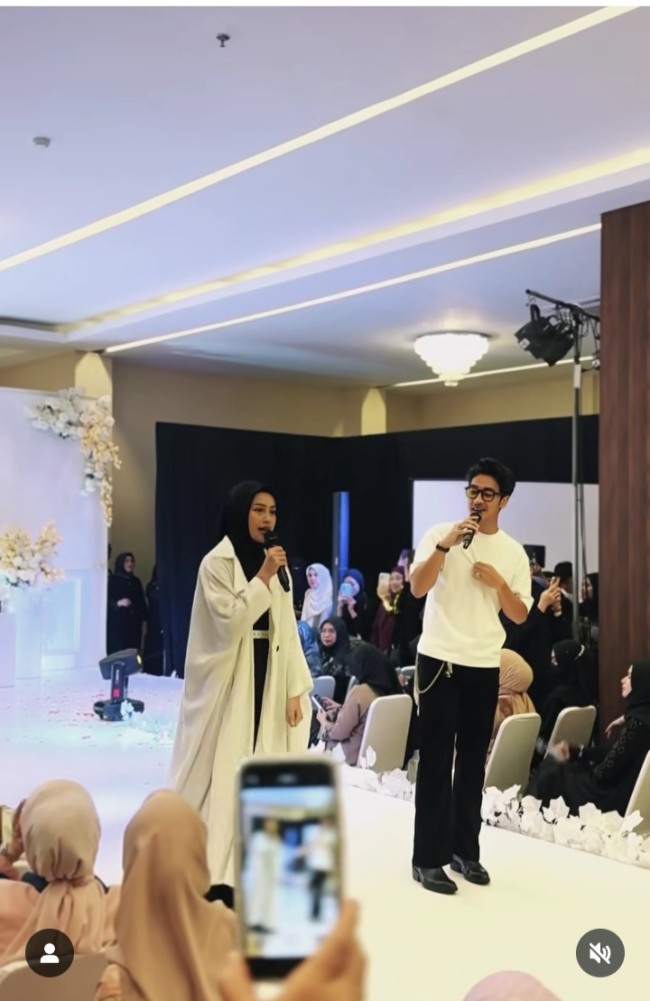 Momen duet Syntia dan Abidzar. (Foto IG)