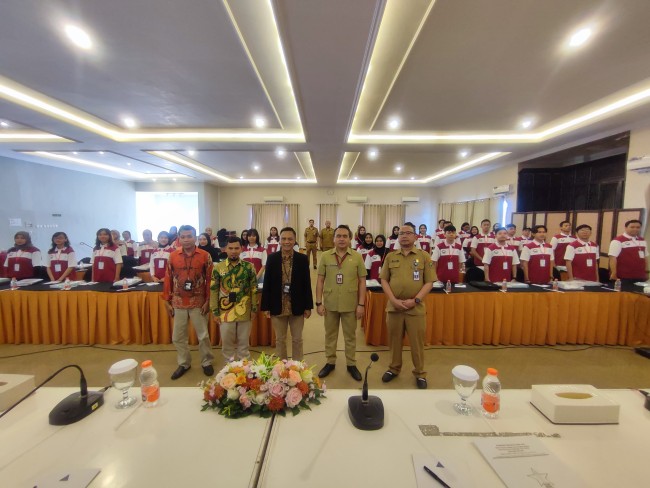 Foto bersama Dinas Tenaga Kerja, Penanaman Modal, dan Pelayanan Terpadu Satu Pintu (Disnaker PMPTSP) Kota Malang bersama pemateri dan peserta pelatihan. (Foto: istimewa)