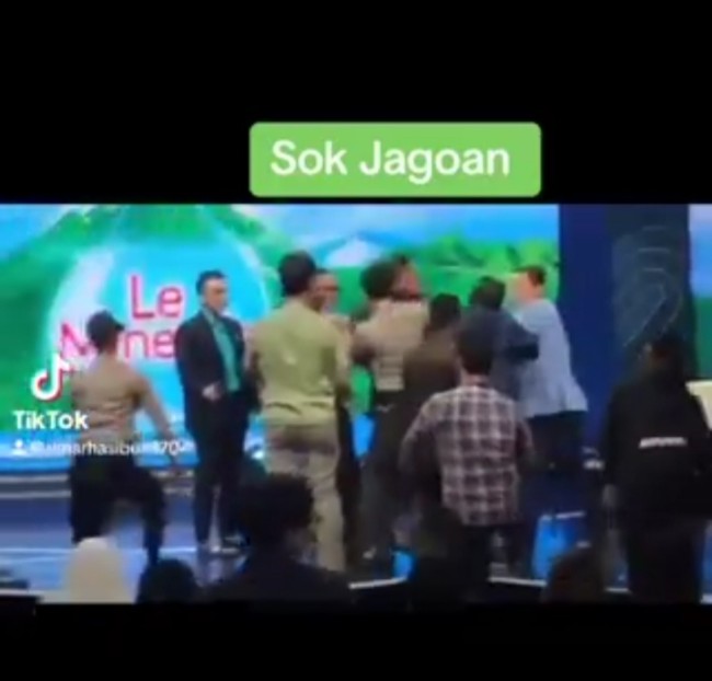 Momen bersitegang Chiko Hakim dan Silfester Matutina. (Foto X)