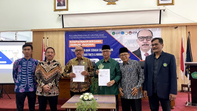 Sekretaris Jenderal LPSK RI, Dr. Noor Sidharta bersama Wakil Rektor IV UIN Malang, Dr. KH. Israqunnajah, M.Ag. (foto: istimewa)