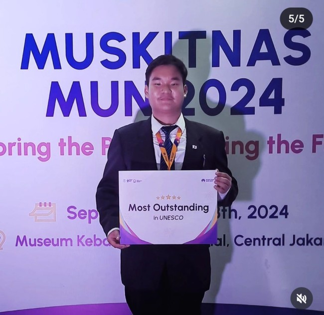 Christopher Joy Meraih Most Outstanding Delegate di UNESCO Council. (Foto: istimewa)