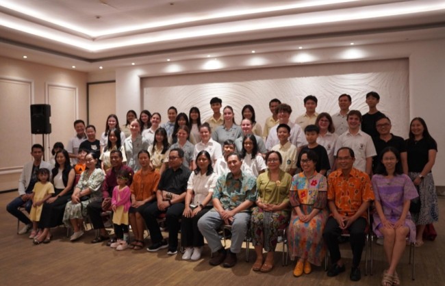 Foto bersama seluruh siswa dan guru program Sister School. (Foto: istimewa)