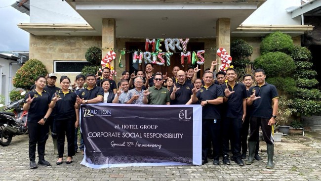 Tim éL Hotel Kartika Wijaya Batu melakukan aksi bersih-bersih di Gereja GMII Tesalonika, Desa Pesanggrahan, Batu. (Foto: istimewa)