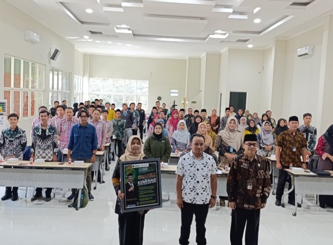 Pelatihan jurnalistik yang digelar JatimTIMES Network di Aula Kemenag Kota Malang (foto: Hendra Saputra/JatimTIMES) 