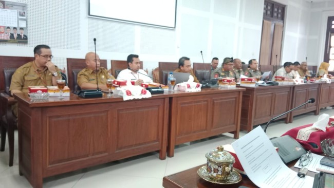 Berlangsungnya raker komisi A dan B DPRD Kota Malang. (Foto istimewa)