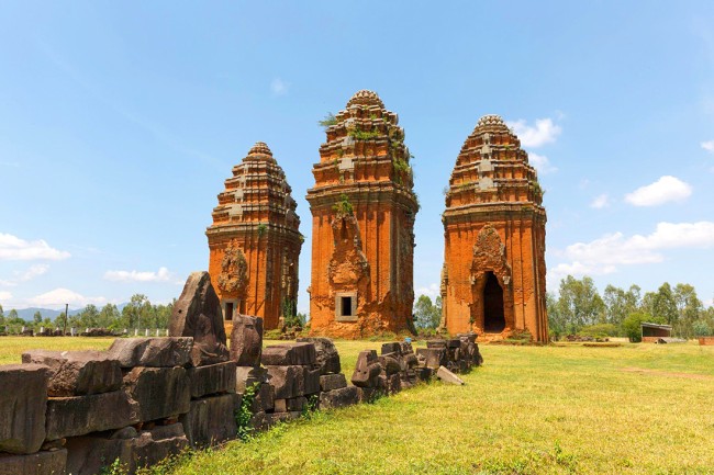 Menara Pusat, Duong Long (Vietnam)