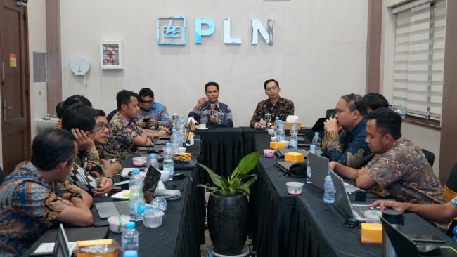 Momen rapat  koordinasi terkait dengan Pengurangan susut dan P2TL (Penertiban Pemakaian Tenaga Listrik) pada Jumat (14/2/2025). (Foto istimewa) 