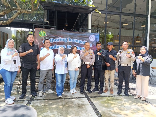 Pemateri pelatihan medis dan kegawatdaruratan untuk relawan ambulans di Malang (foto: Hendra Saputra/JatimTIMES) 