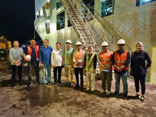 Sejumlah pejabat turut hadir dalam proses ini, termasuk Direktur Kesehatan Hewan Dirjen Peternakan dan Kesehatan Hewan (PKH) serta Kepala Pusat Veteriner Farma. (Foto: istimewa)