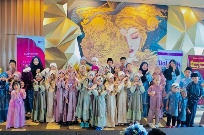Foto bersama para peserta kompetisi dai cilik di Grand Mercure Malang Mirama. (Foto: istimewa)