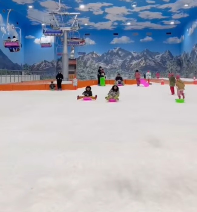 Trans Snow World. (Foto @transsnowworld.surabaya)