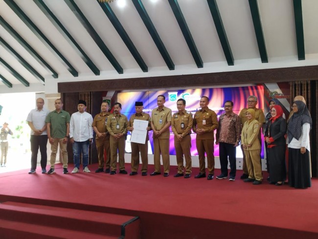 penandatanganan berita acara.