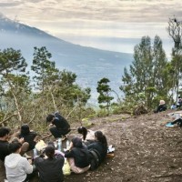Gunung Bokong Diminati Generasi Milenial Buat Fun Hiking, Waktu Tempuh hanya 1 Jam