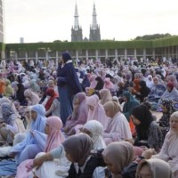 Tata Cara Salat Iduladha Lengkap dengan Bacaan Arab dan Terjemahannya